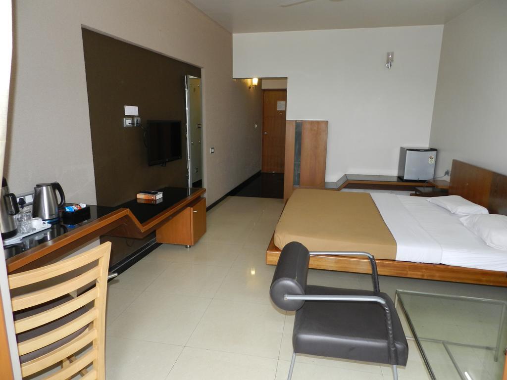 Hotel Rock Regency Toranagallu Chambre photo